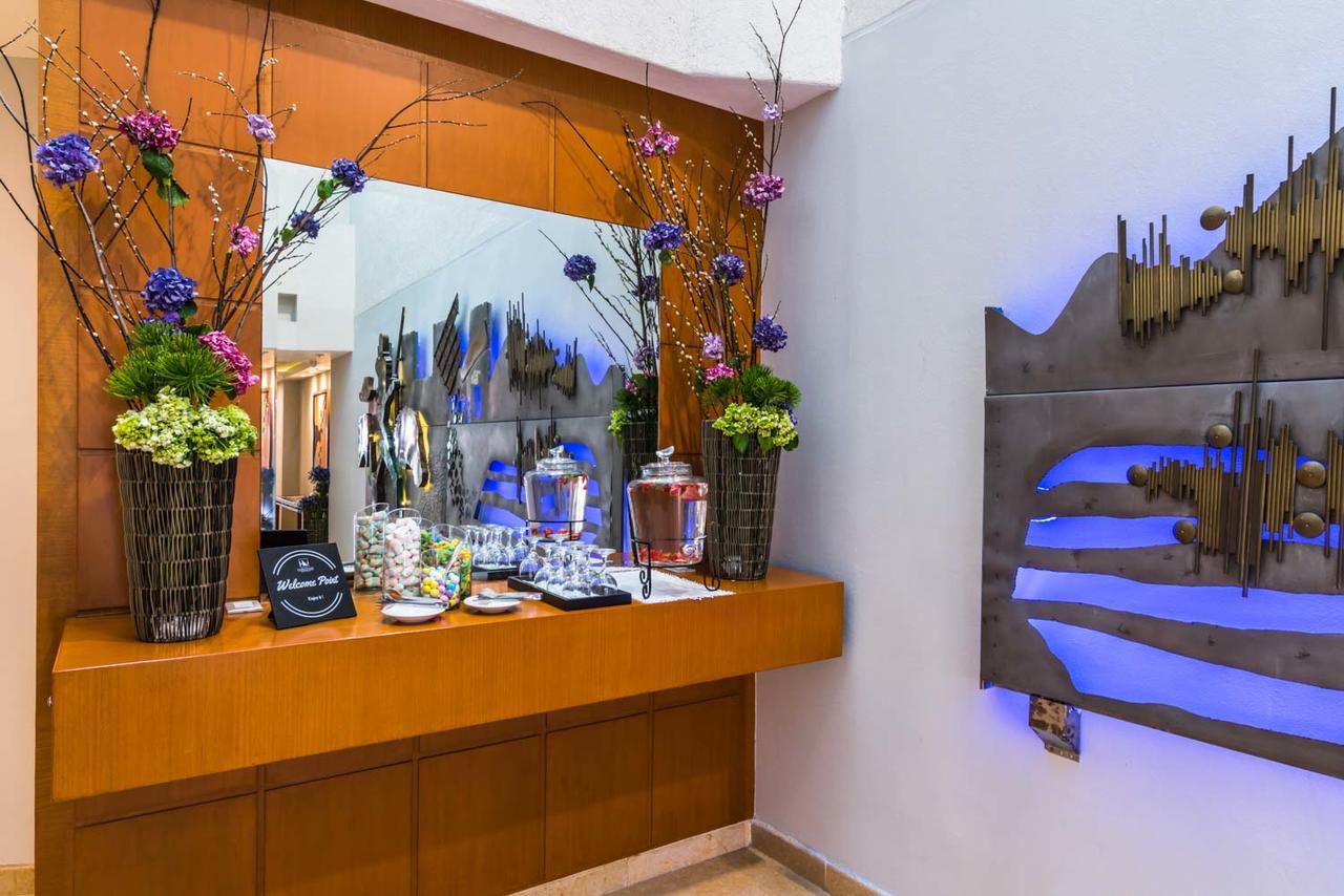 Eurostars Zona Rosa Suites Мехіко Екстер'єр фото The lobby of the hotel